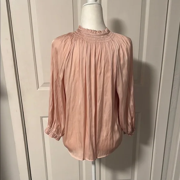 Elegant Pink Women's Top - Picture 3 of 3